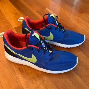 Nike Roche One SE Indigo Force/Volt